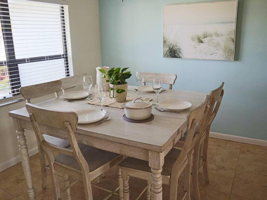 Cozy Retreat, Heated Pool, Water Canal, Bikes,3 Bedroom Cabo Coral Exterior foto