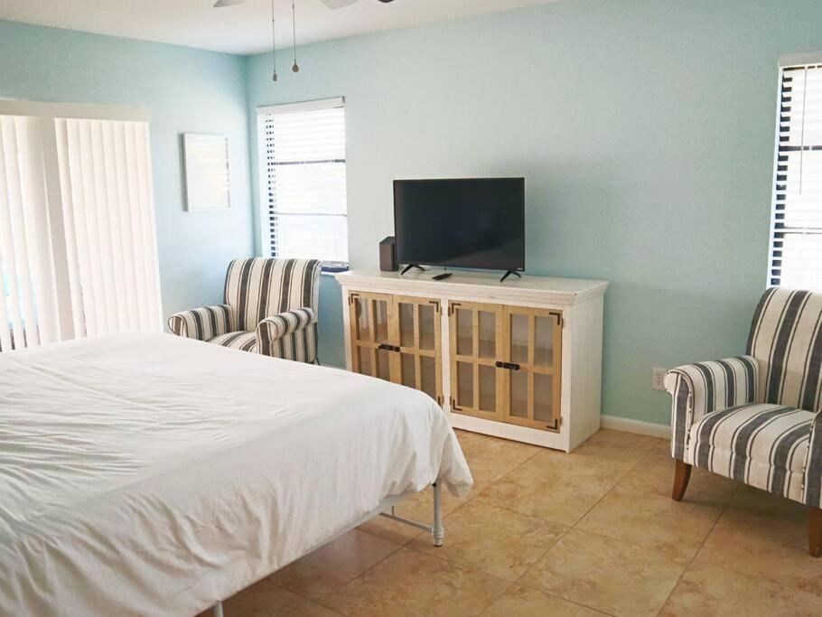 Cozy Retreat, Heated Pool, Water Canal, Bikes,3 Bedroom Cabo Coral Exterior foto